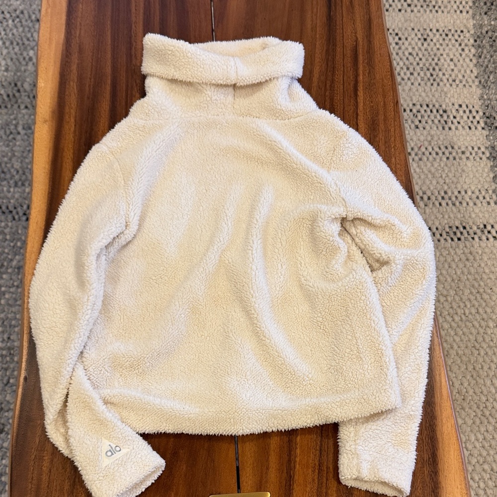 Alo Cream Fuzzy Turtleneck Pullover
